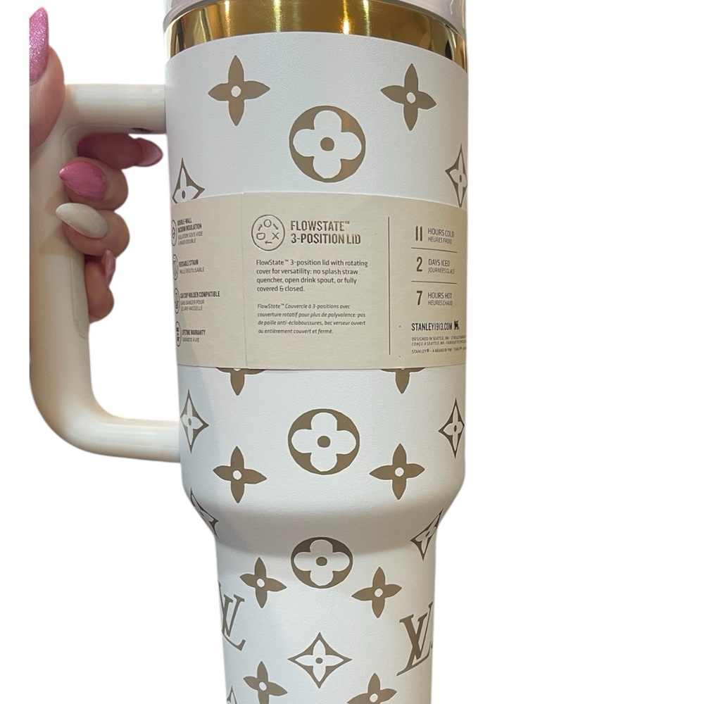 Stanley Quencher H2.0 40 oz Tumbler with Monogram Design - Picture 2 of 9